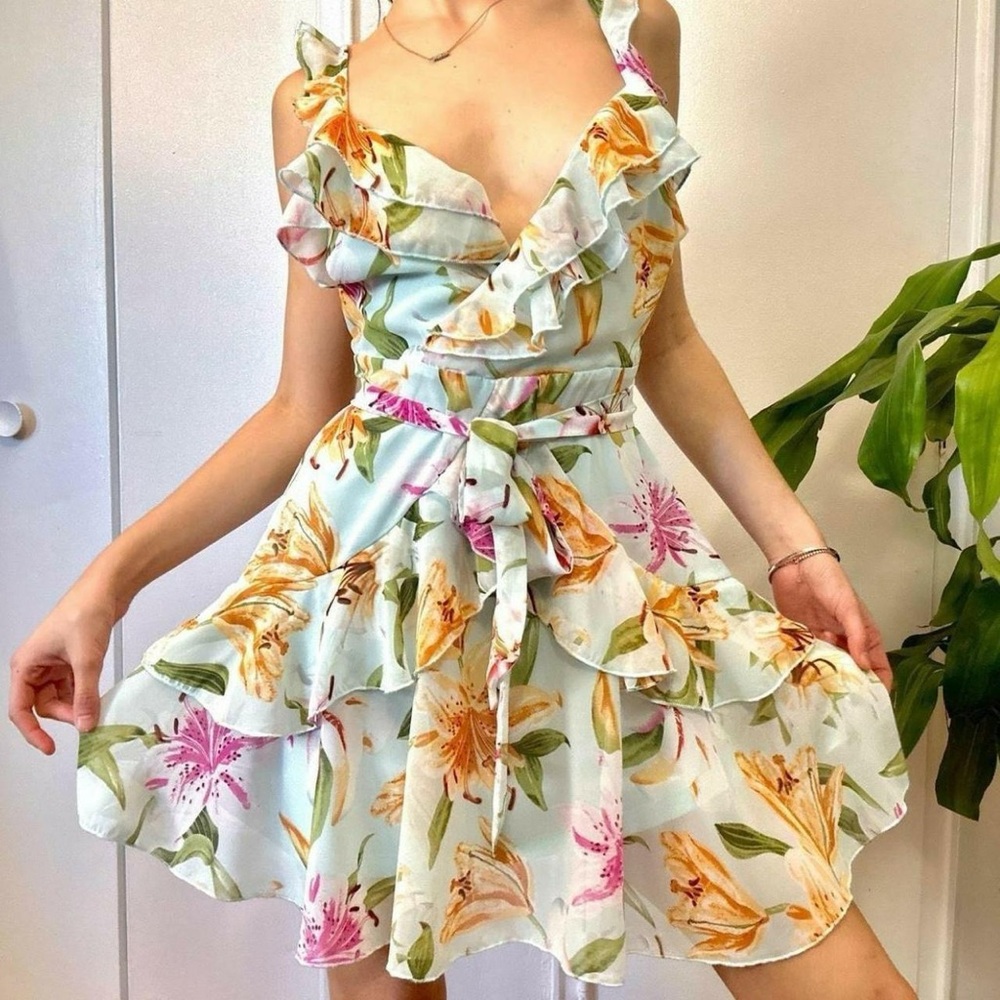 Forever 21 Ruffled Overlay Floral Mini Dress with Tie Details 🤍 (Brand N… - Picture 4 of 8